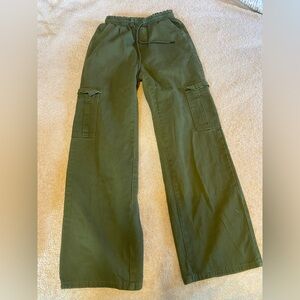 Cute fit army green comfy pants